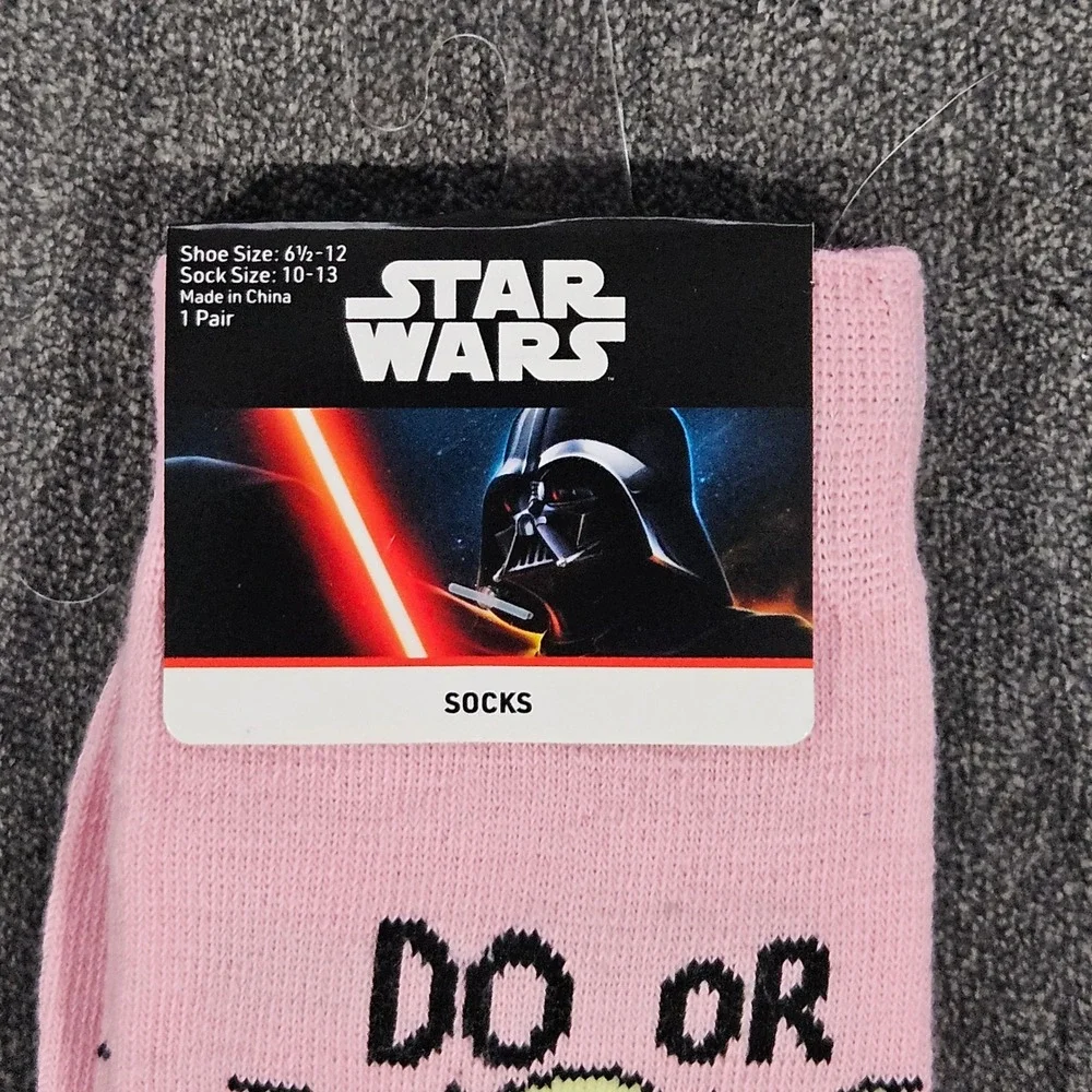 Star Wars‎ Yoda Do Or Donut Pink Crew Socks Shoe Size 6.5-12 New With Tags